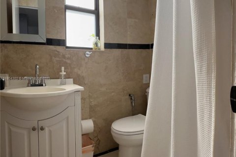 Villa ou maison à louer à Miami, Floride: 4 chambres, 157.93 m2 № 1872185 - photo 21