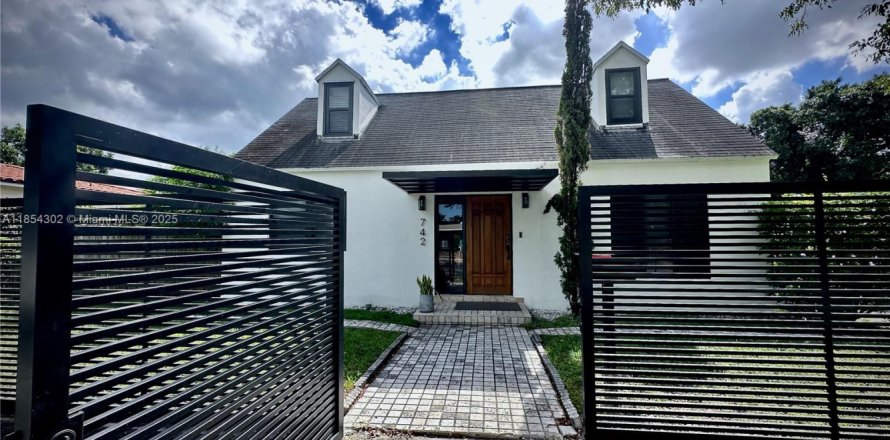 Villa ou maison à Miami, Floride 4 chambres, 157.93 m2 № 1872185