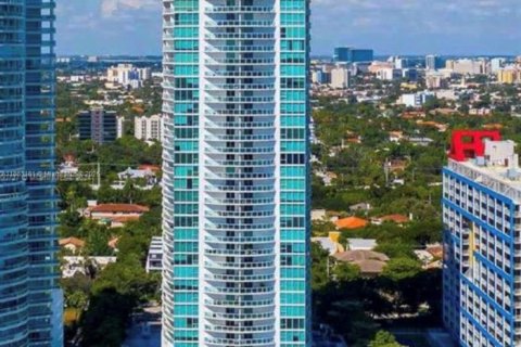 Condo in Miami, Florida, 1 bedroom  № 1891673 - photo 1