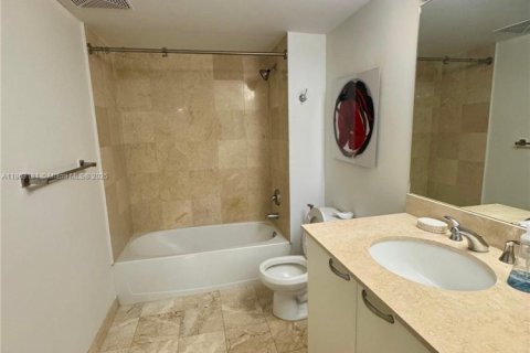 Condo in Miami, Florida, 1 bedroom  № 1891673 - photo 9