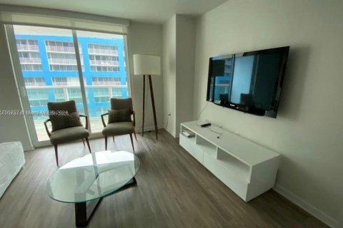 Condo in Miami, Florida, 1 bedroom  № 1891673 - photo 5