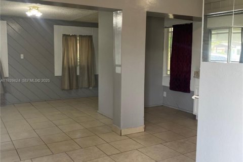 Villa ou maison à vendre à Fort Lauderdale, Floride: 4 chambres, 101.45 m2 № 2193424 - photo 2