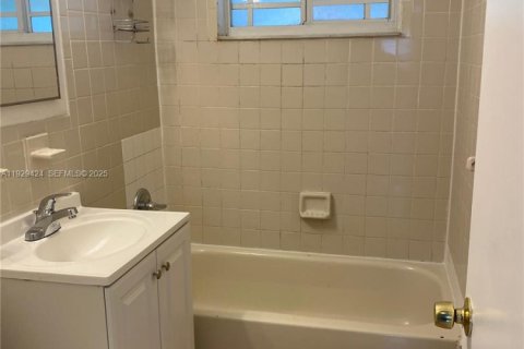 Villa ou maison à vendre à Fort Lauderdale, Floride: 4 chambres, 101.45 m2 № 2193424 - photo 3
