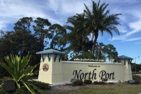 Commercial property in North Port, Florida № 2402463 - photo 3