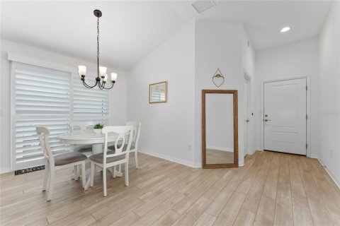 House in The Villages, Florida 3 bedrooms, 133.78 sq.m. № 2198615 - photo 7