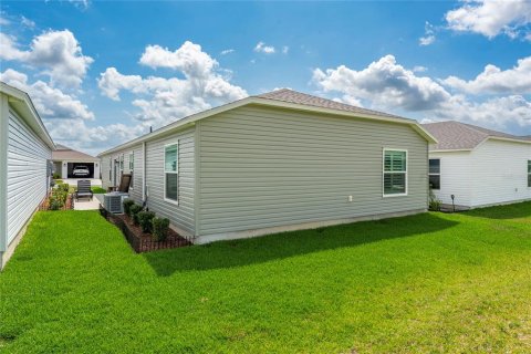 House in The Villages, Florida 3 bedrooms, 133.78 sq.m. № 2198615 - photo 27
