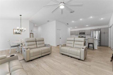 House in The Villages, Florida 3 bedrooms, 133.78 sq.m. № 2198615 - photo 3