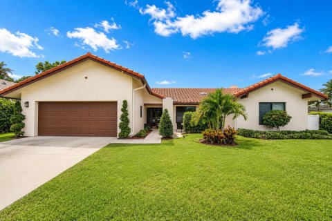 House in Boca Raton, Florida 3 bedrooms, 288 sq.m. № 2176739