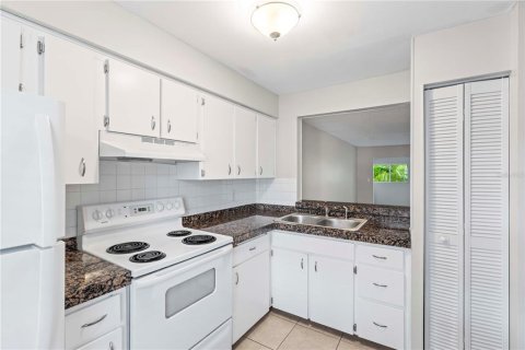 Copropriété à vendre à Largo, Floride: 2 chambres, 89.46 m2 № 2093832 - photo 7