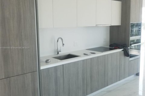 Condominio en venta en Miami, Florida, 1 dormitorio, 87.7 m2 № 1943708 - foto 1