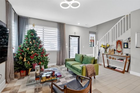 Adosado en venta en Doral, Florida, 4 dormitorios, 200.95 m2 № 1966199 - foto 7