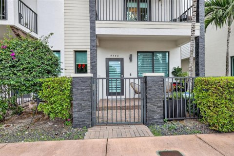 Adosado en venta en Doral, Florida, 4 dormitorios, 200.95 m2 № 1966199 - foto 3