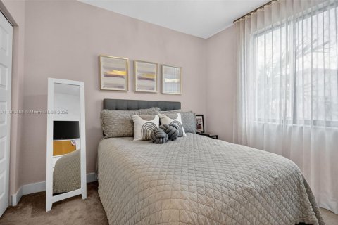 Adosado en venta en Doral, Florida, 4 dormitorios, 200.95 m2 № 1966199 - foto 26