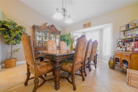 House in Kissimmee, Florida 5 bedrooms, 289.39 sq.m. № 1769306 - photo 18
