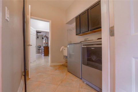 House in Kissimmee, Florida 5 bedrooms, 289.39 sq.m. № 1769306 - photo 28