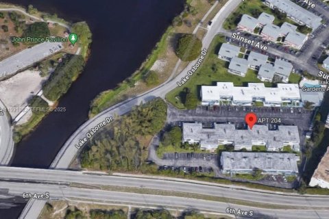 Снять в аренду кондоминиум в Лейк-Уорт, Флорида 2 спальни, 76.74м2, № 1989776 - фото 1