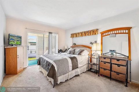 Снять в аренду кондоминиум в Лейк-Уорт, Флорида 2 спальни, 76.74м2, № 1989776 - фото 7