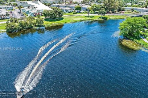 Снять в аренду кондоминиум в Лейк-Уорт, Флорида 2 спальни, 76.74м2, № 1989776 - фото 3