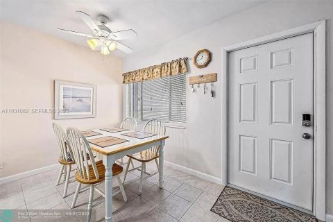 Снять в аренду кондоминиум в Лейк-Уорт, Флорида 2 спальни, 76.74м2, № 1989776 - фото 10