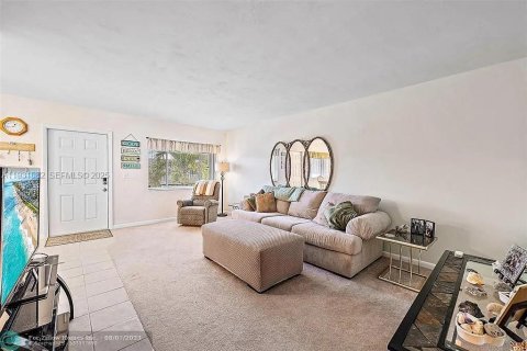 Снять в аренду кондоминиум в Лейк-Уорт, Флорида 2 спальни, 76.74м2, № 1989776 - фото 12