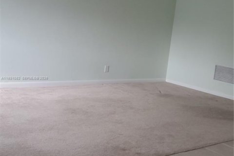 Снять в аренду кондоминиум в Лейк-Уорт, Флорида 2 спальни, 76.74м2, № 1989776 - фото 13