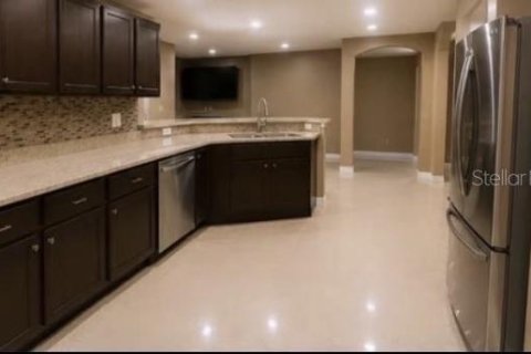 House in Lehigh Acres, Florida 3 bedrooms, 143.07 sq.m. № 2215252 - photo 3