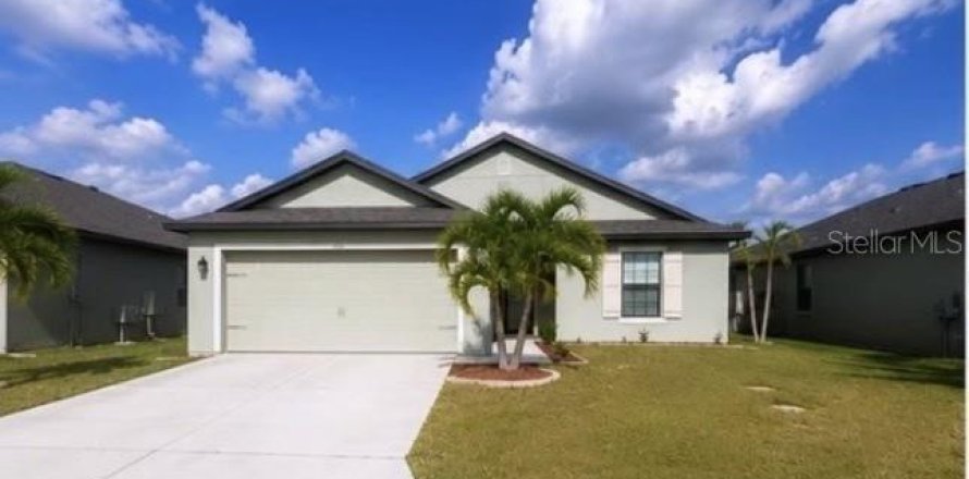 House in Lehigh Acres, Florida 3 bedrooms, 143.07 sq.m. № 2215252