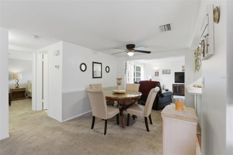 House in Bayonet Point, Florida 2 bedrooms, 111.48 sq.m. № 2120641 - photo 17