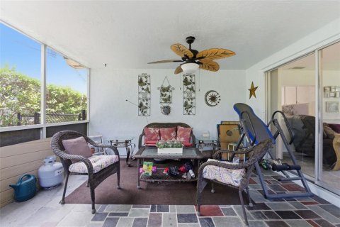 House in Bayonet Point, Florida 2 bedrooms, 111.48 sq.m. № 2120641 - photo 25