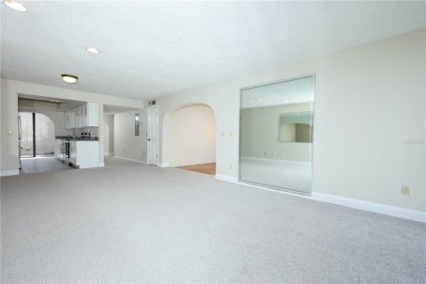 Condo in Casselberry, Florida, 3 bedrooms  № 1902312 - photo 11