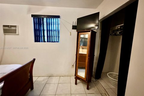 Commercial property in Miami Gardens, Florida 1 bedroom № 2076548 - photo 10