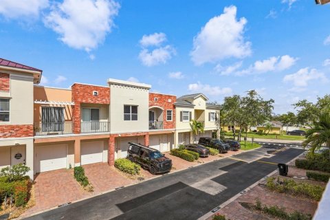 Condo in Port St. Lucie, Florida, 2 bedrooms  № 2376440 - photo 24