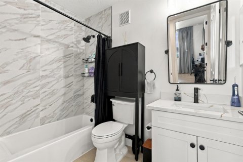 Condo in Port St. Lucie, Florida, 2 bedrooms  № 2376440 - photo 22