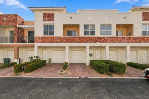 Condo in Port St. Lucie, Florida, 2 bedrooms  № 2376440 - photo 25