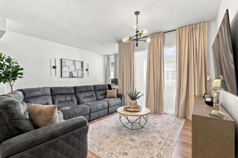 Condo in Port St. Lucie, Florida, 2 bedrooms  № 2376440 - photo 8