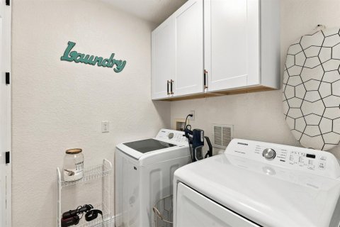 Condo in Port St. Lucie, Florida, 2 bedrooms  № 2376440 - photo 23