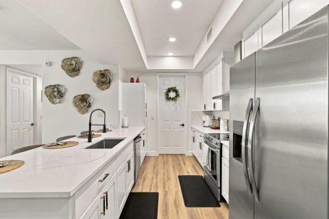 Condo in Port St. Lucie, Florida, 2 bedrooms  № 2376440 - photo 2