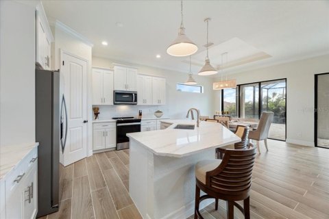 House in Port Charlotte, Florida 4 bedrooms, 196.21 sq.m. № 1724063 - photo 11