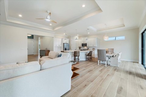 House in Port Charlotte, Florida 4 bedrooms, 196.21 sq.m. № 1724063 - photo 15