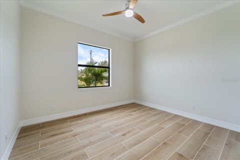 House in Port Charlotte, Florida 4 bedrooms, 196.21 sq.m. № 1724063 - photo 28