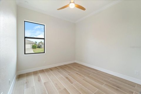House in Port Charlotte, Florida 4 bedrooms, 196.21 sq.m. № 1724063 - photo 25