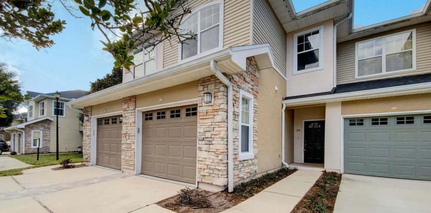 House in Orange Park, Florida 3 bedrooms, 156.17 sq.m. № 853494