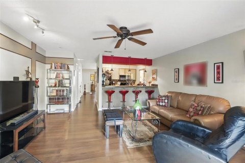 Condo in Apopka, Florida, 2 bedrooms  № 1637361 - photo 12