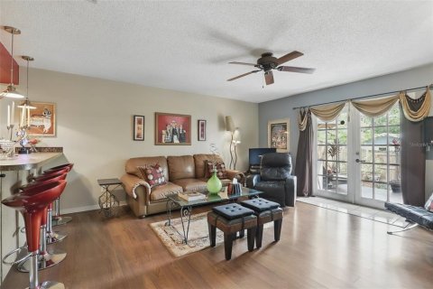 Condo in Apopka, Florida, 2 bedrooms  № 1637361 - photo 9