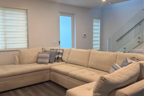Townhouse in LANDMARK in Doral, Florida 3 bedrooms, 151.24 sq.m. № 1953185 - photo 9
