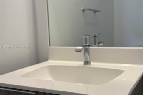 Townhouse in LANDMARK in Doral, Florida 3 bedrooms, 151.24 sq.m. № 1953185 - photo 11
