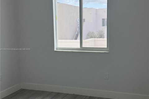 Townhouse in LANDMARK in Doral, Florida 3 bedrooms, 151.24 sq.m. № 1953185 - photo 18
