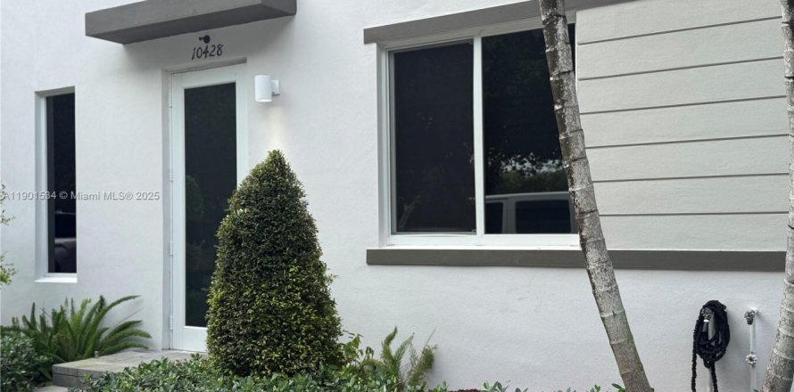 Townhouse in LANDMARK in Doral, Florida 3 bedrooms, 151.24 sq.m. № 1953185