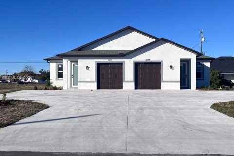 Commercial property in Cape Coral, Florida 232.07 sq.m. № 2028464