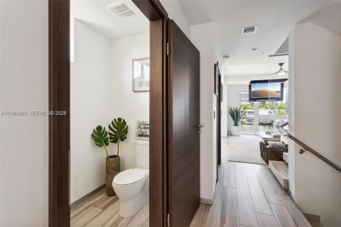 Touwnhouse à louer à Miami Beach, Floride: 3 chambres, 227.98 m2 № 2063020 - photo 9